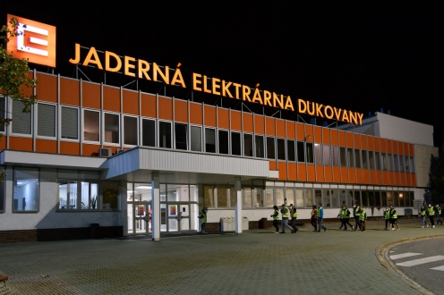 Energetici pořádají speciální noční prohlídky Jaderné elektrárny Dukovany. Pro velký zájem přidávají nový termín